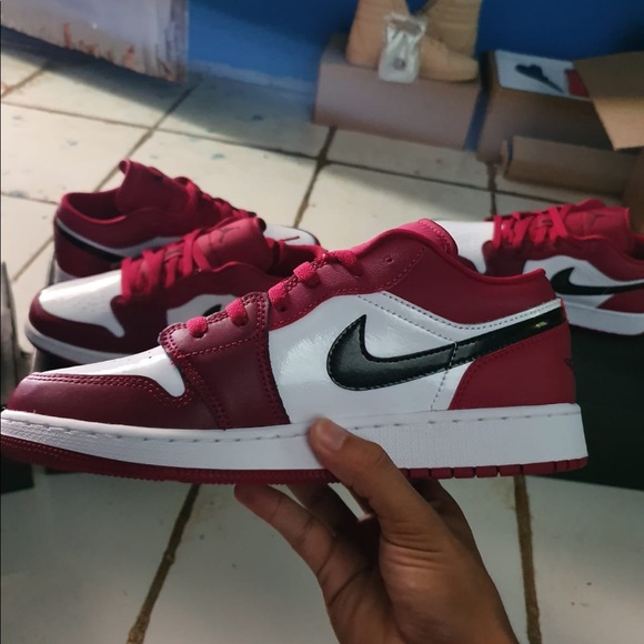 Jordan retro 1 noble red🍓 - Picture 3 of 6